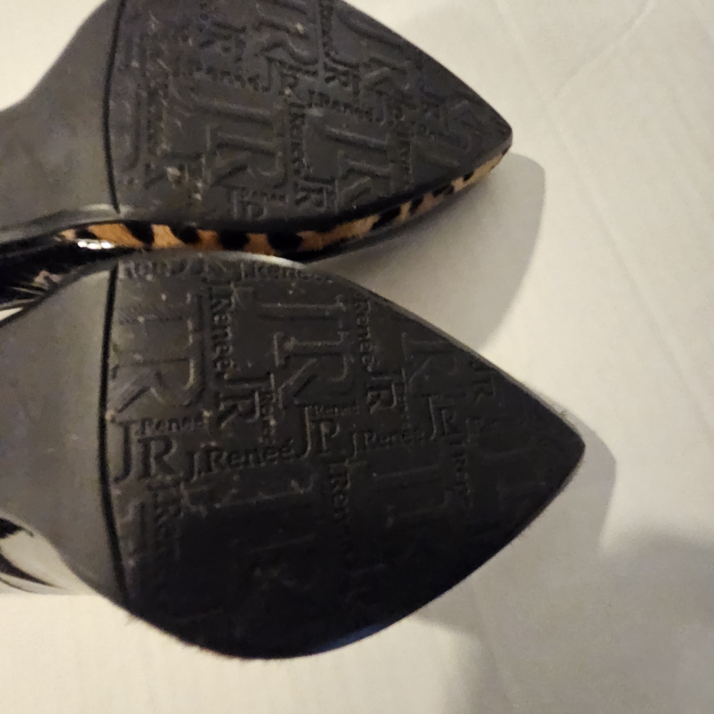 J. Renee Chic Black Patent Leather Heels - Picture 6 of 11